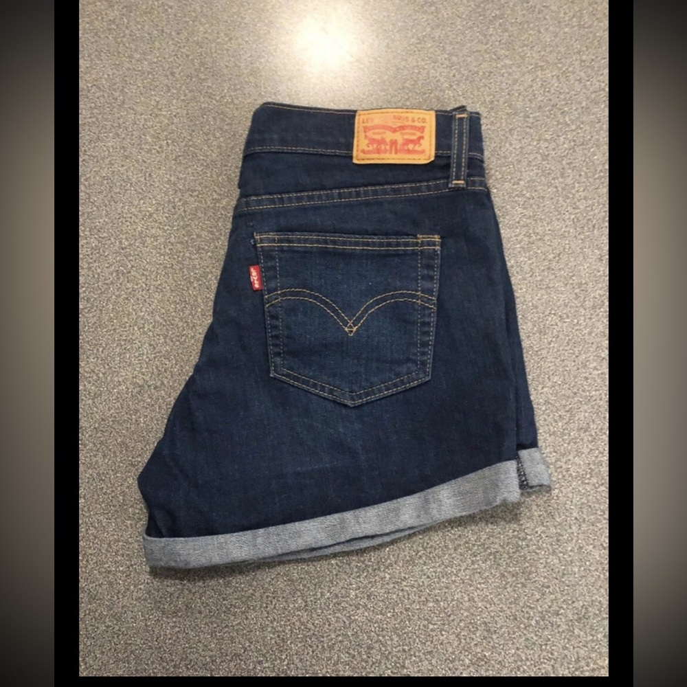 Levi’s Shorts Women’s Jeans Size 28 Rolled Hem Stretch Denim Dark Wash